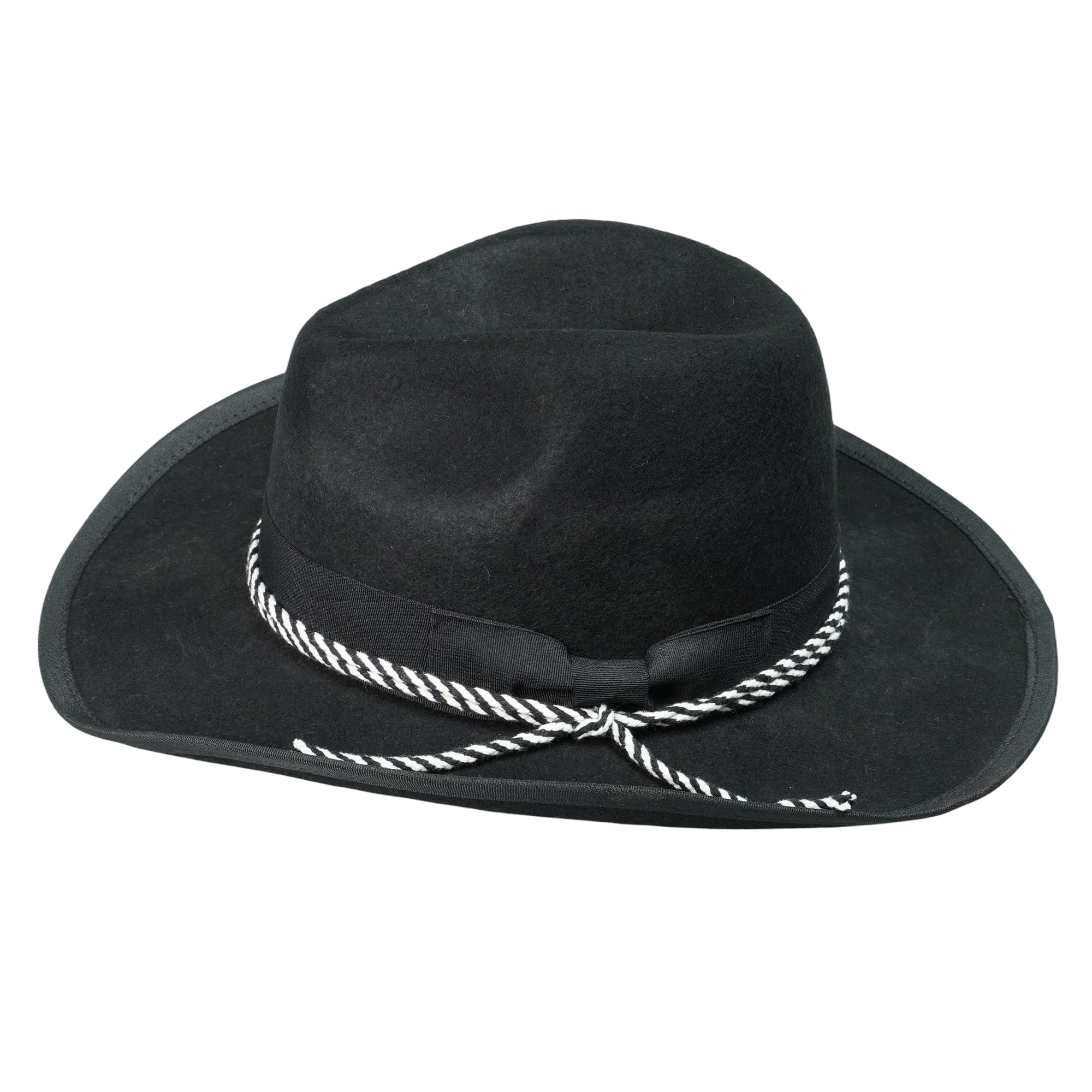Chic Felt Hat – Classic Shape, Coordinated Accessories